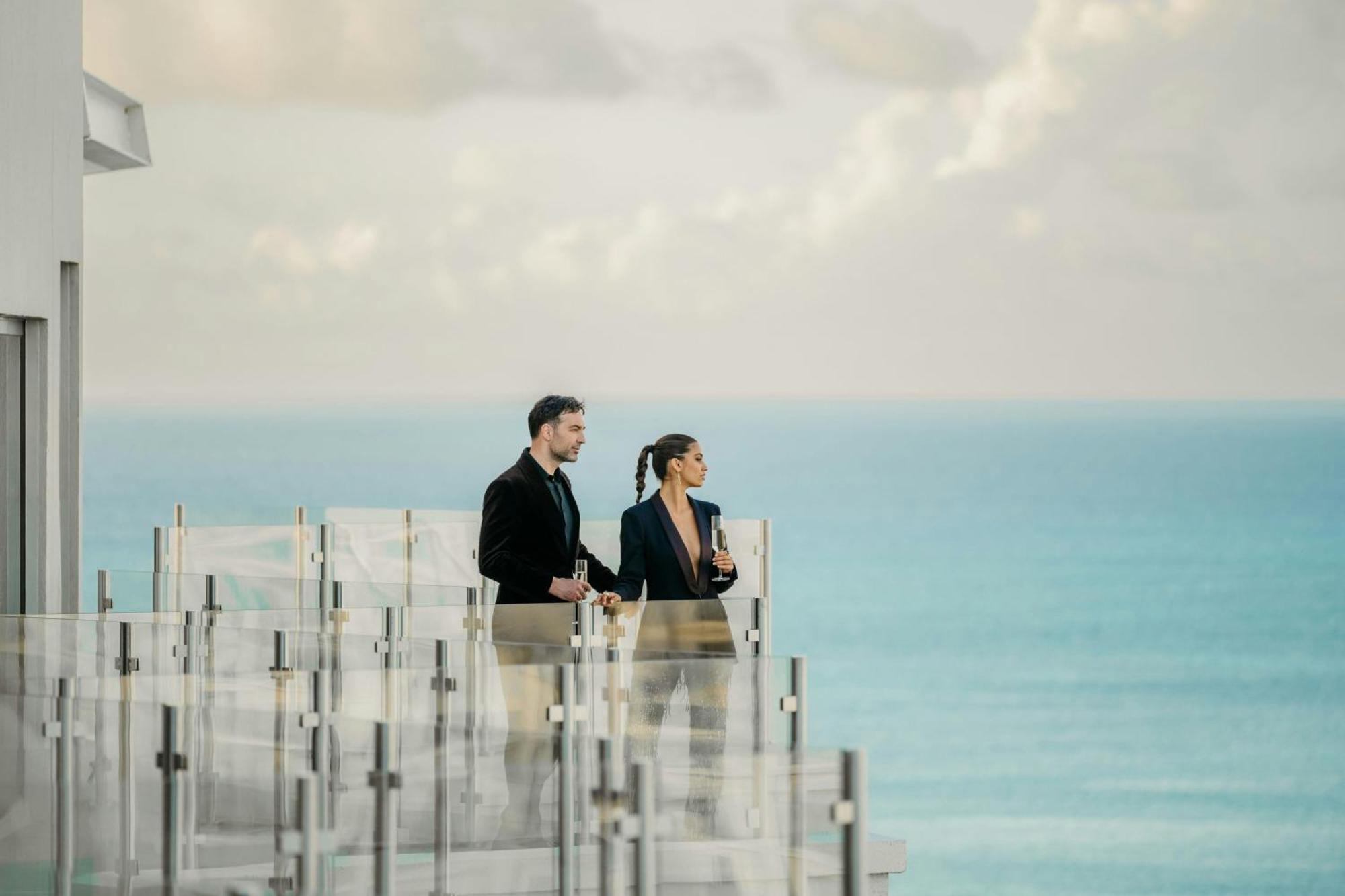 The St. Regis Aruba Resort Palm Beach Exterior photo